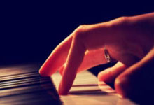 记者:朱辰杰不能完整合练出战可能性不大,王世龙可能首次首发.